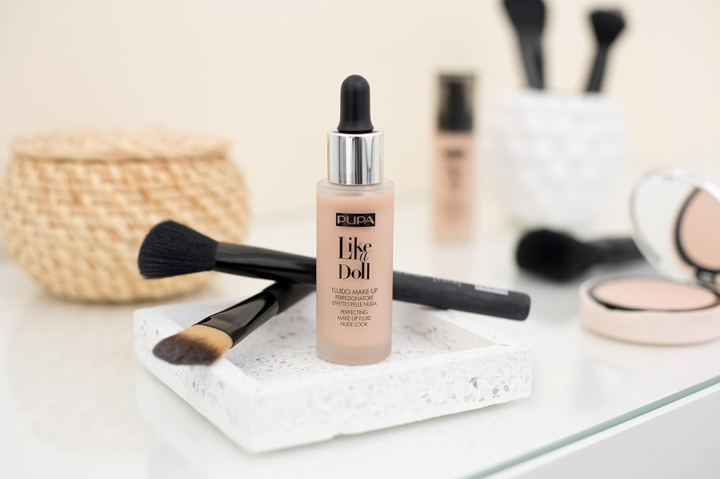 PUPA Milano Like A Doll Perfecting Make-Up Fluid Nude Look Foundation - Light Texture - Natural, Radiant Results - Nude Skin Effect - For All Skin Types - Blends Perfectly - Medium Beige - 1.01 Oz