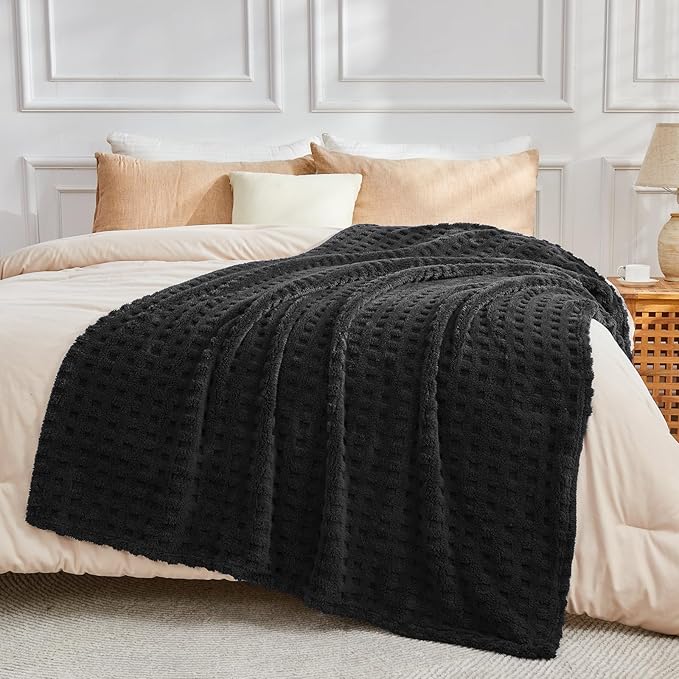NEWCOSPLAY Super Soft Twin Blanket Black Premium Silky Flannel Fleece 3D Waffle Checkered Lightweight Bed Blanket All Season Use (Black, Twin(60"x80"))